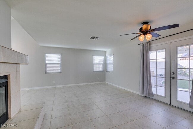 Building Photo - 225 Comanche Pl