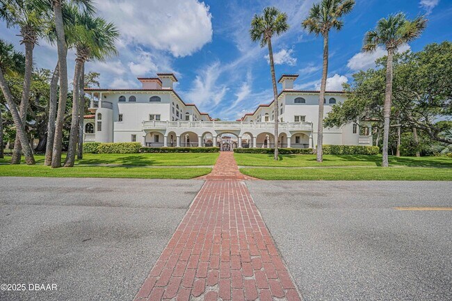 Building Photo - 5090 Riverside Dr
