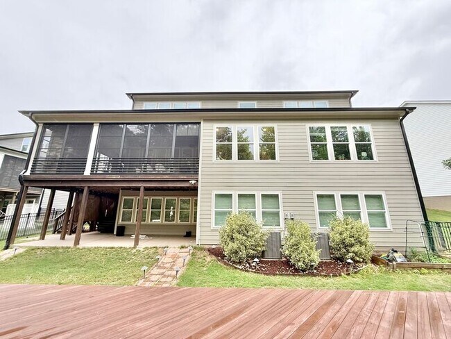 Building Photo - 312 Sweetbriar Rose Ct