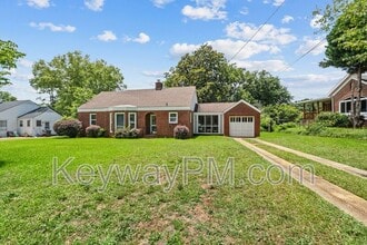 Building Photo - 2334 Redwood Dr