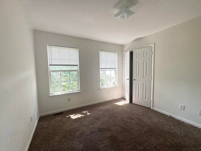 Building Photo - 1132 Jonestown Ln