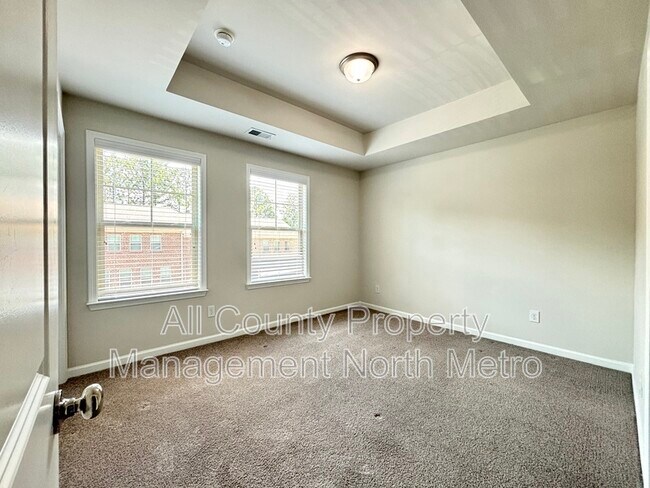Building Photo - 3518 Hidden Valley Cir