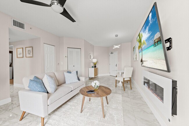 Building Photo - 511 Lucerne Ave