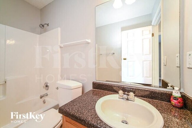 Building Photo - 12289 Riviera Dr