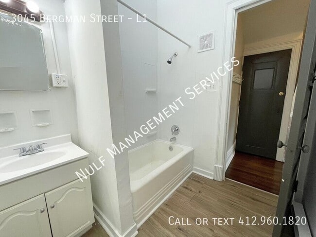Building Photo - 3045 Bergman St