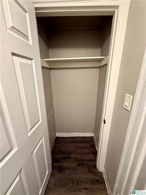 Building Photo - 716 E 4th St
