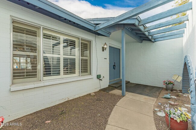 Building Photo - 3541 E Dahlia Dr