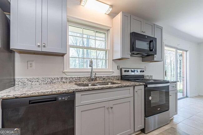 Building Photo - 926 Live Oak Ct