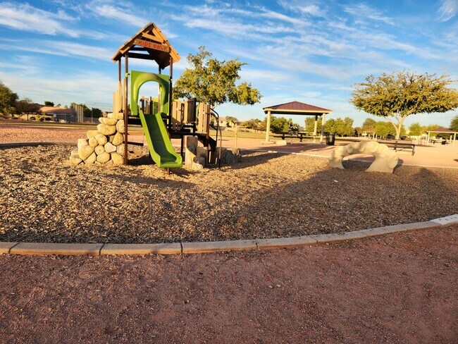 Building Photo - Rental Home Available in Surprise!