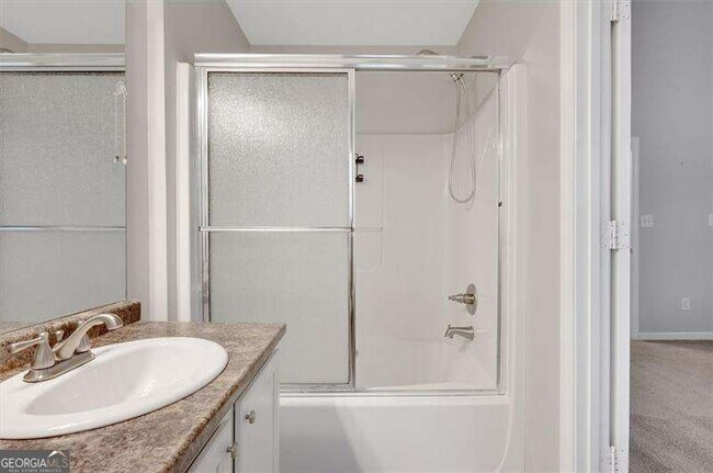 Building Photo - 940 Tree Creek Blvd