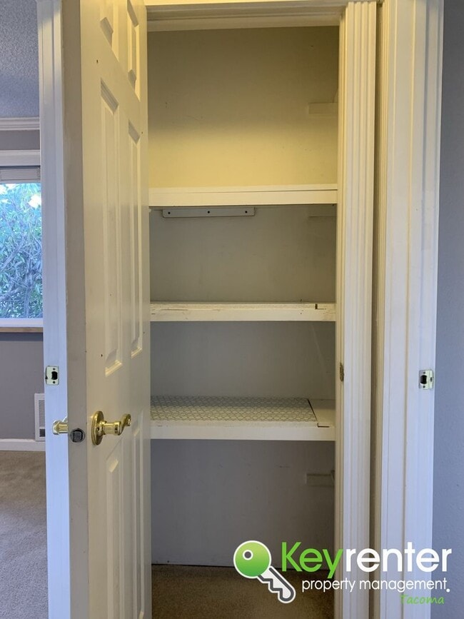 Building Photo - Beautiful 3Bed/2Bath Puyallup House!