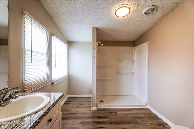 Building Photo - 9824 Stone Ranch Blvd