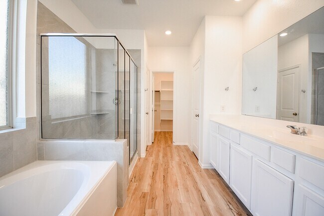 Building Photo - 3716 Vail Spgs Dr