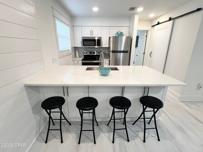 Building Photo - 7813 N Lagoon Dr