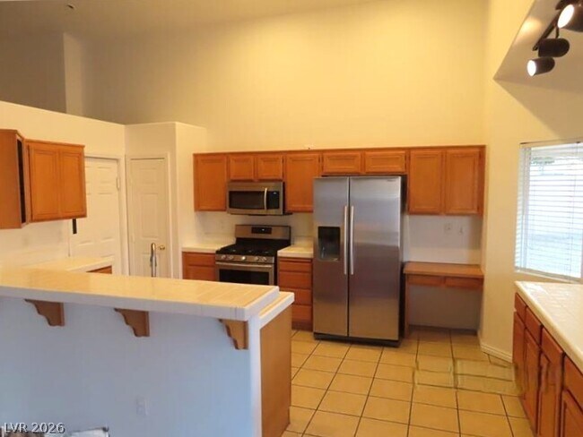 Building Photo - 676 Hitchen Post Dr