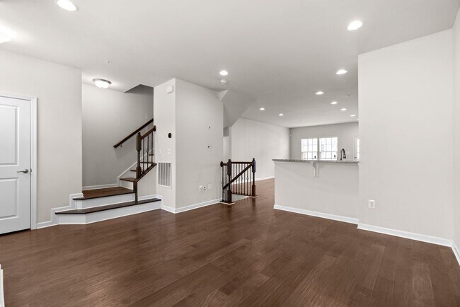 Building Photo - 9408 Adelaide Ln