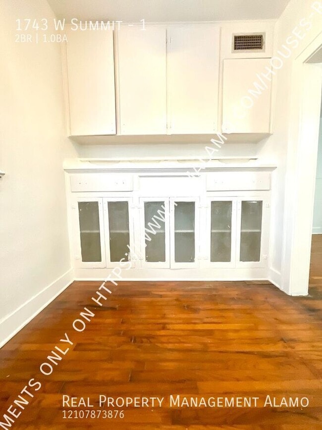 Building Photo - 1743 W Summit-1