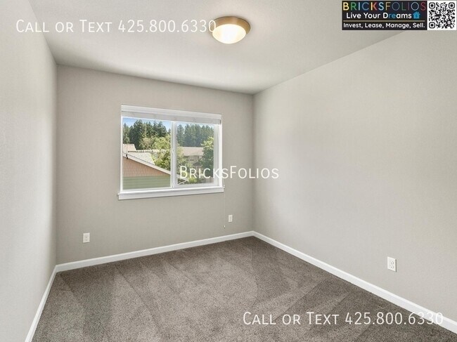 Building Photo - Discover Your Dream Townhome in Olympia - ...