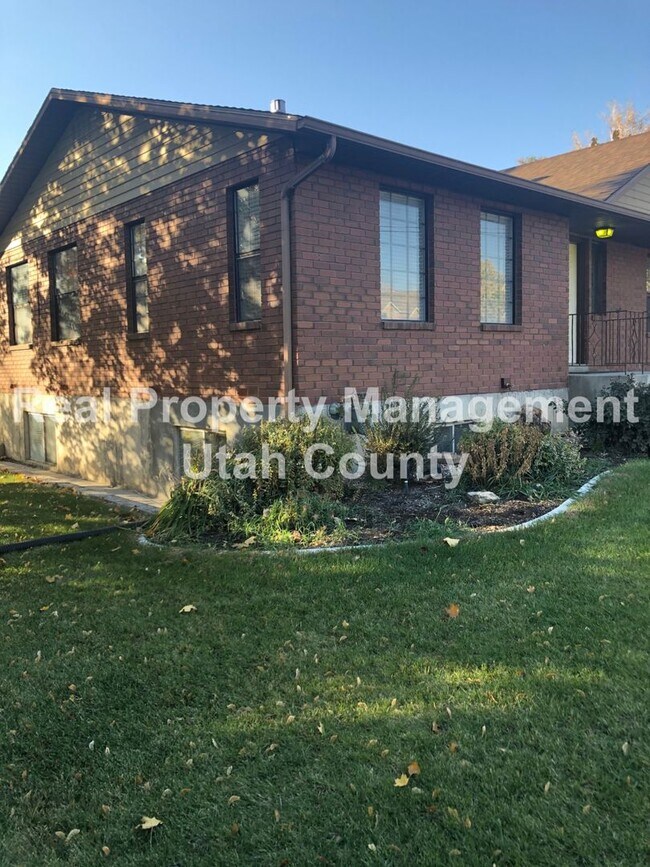Building Photo - Spacious Lehi Home