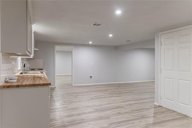Building Photo - 209 Pecan St