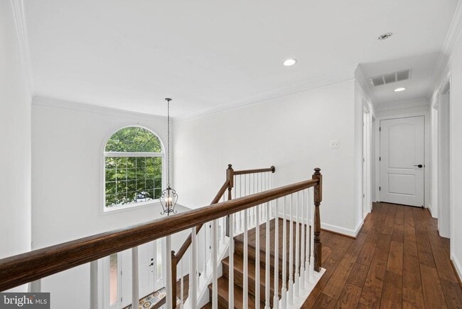 Building Photo - 110 Bedrock Dr