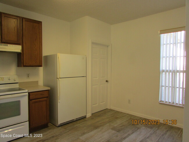 Building Photo - 4192 Collinwood Dr
