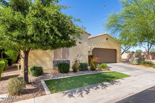Building Photo - 290 E Indigo Dr