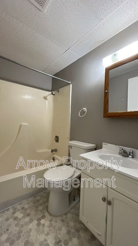 Building Photo - 3624 Huntington Ave