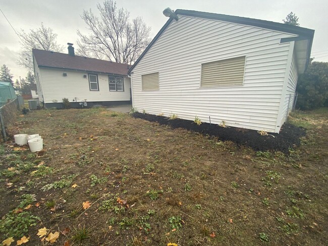 Building Photo - Audubon-Downriver Neighborhood 3+ bedroom,...