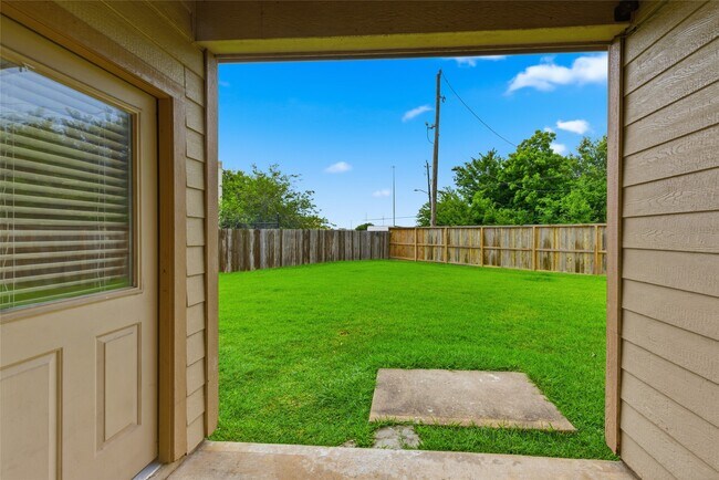 Building Photo - 8234 Hall View Dr