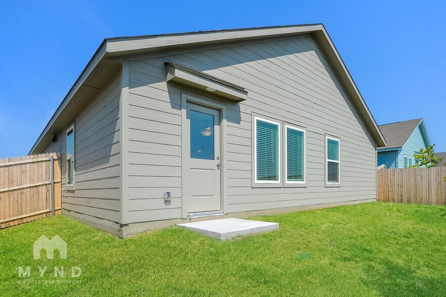 Building Photo - 2745 Mistwood Dr