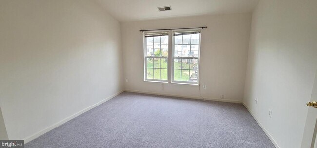 Building Photo - 7128 Fox Harbor Way