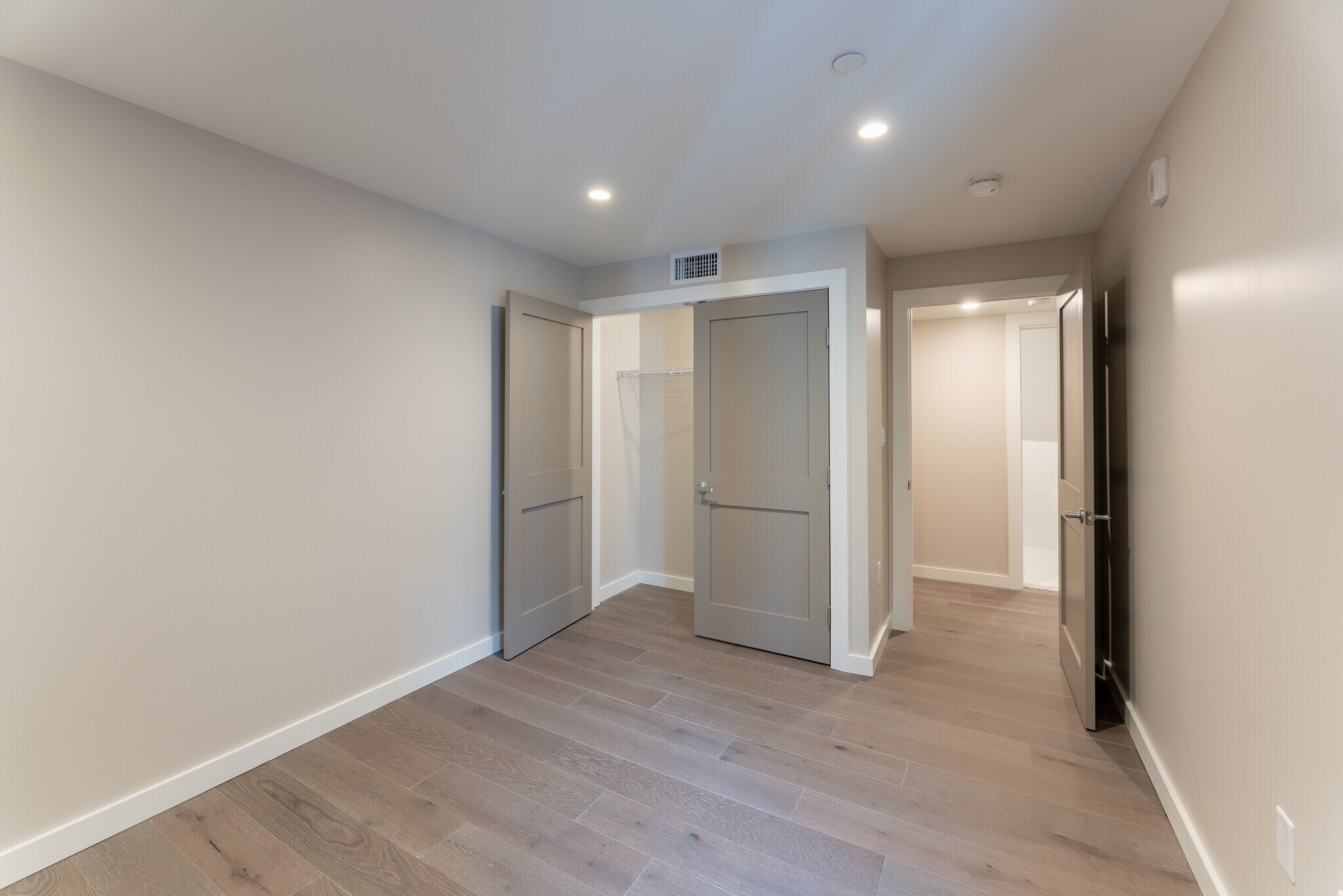 Building Photo - 250 Hanover St