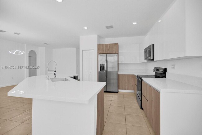 Building Photo - 3504 W 94th St