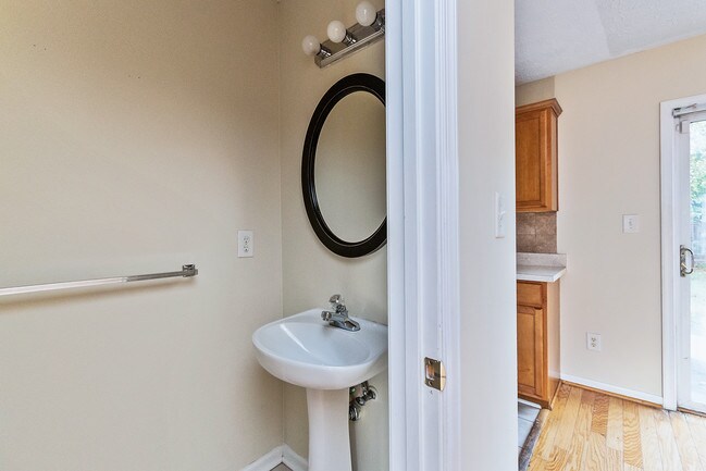 Building Photo - 712 Spruce St