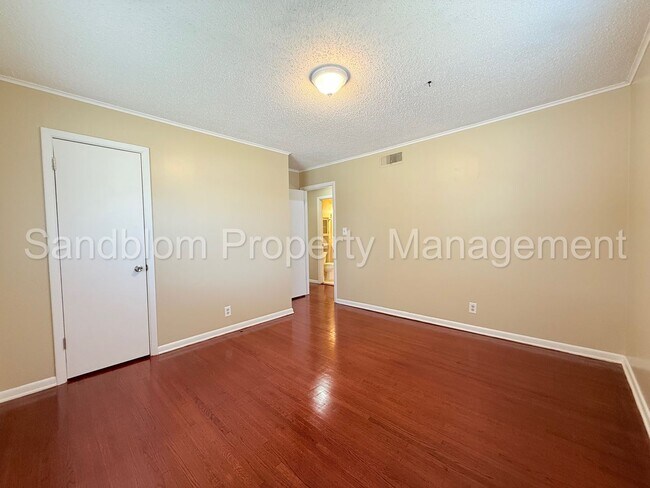 Building Photo - For Lease | Tulsa | Available Now!