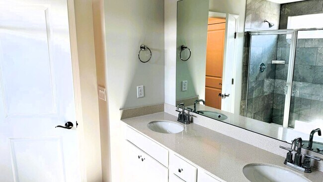 Building Photo - 4001 Kidd Pl