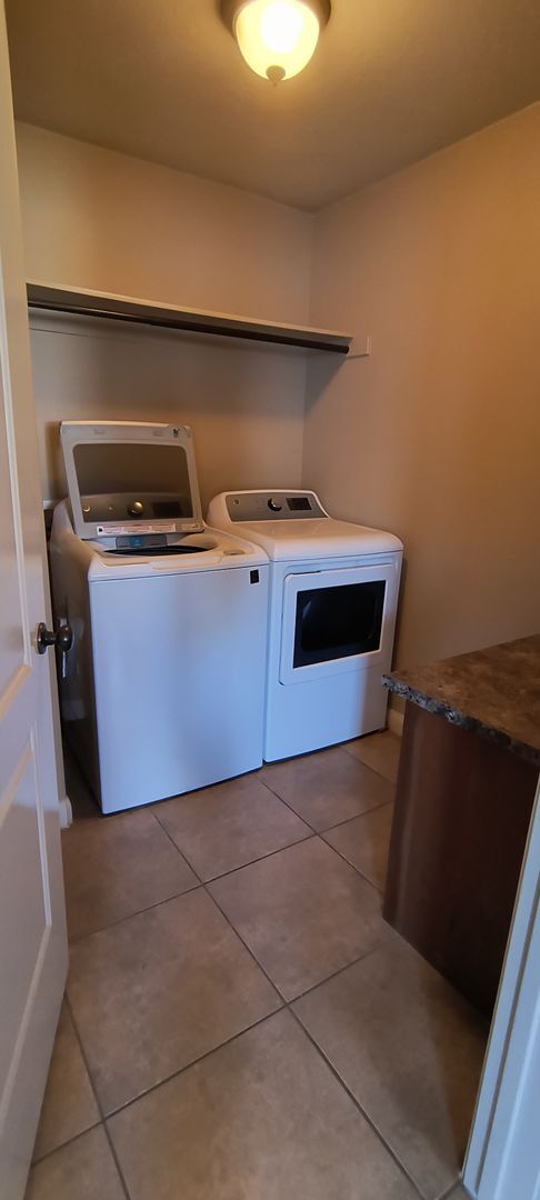 Building Photo - 3 bedroom 2.5 bath in Cedar Park right by IHC hospital.