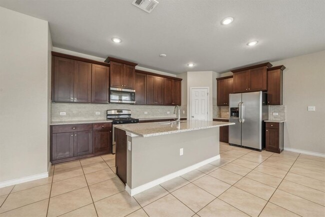 Building Photo - 197 Eves Necklace Dr.