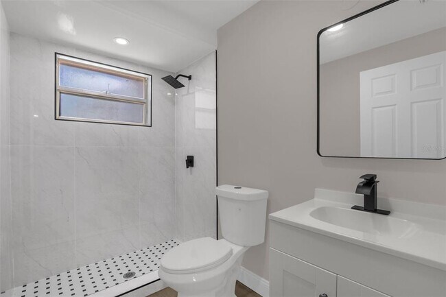 Building Photo - 518 Lavon Dr