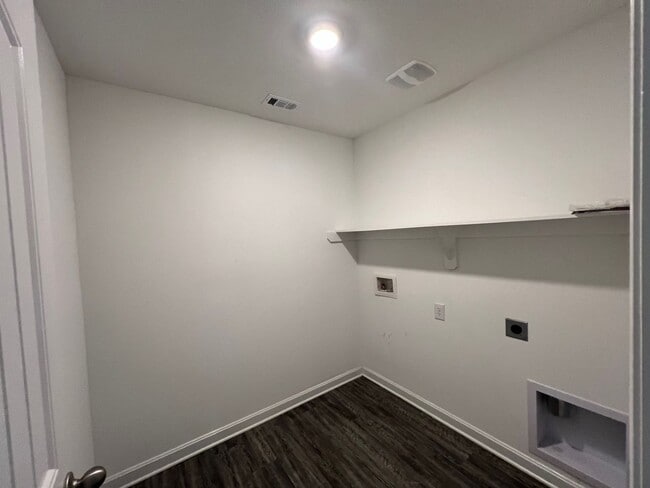 Building Photo - 7759 Joe Lynn Trails