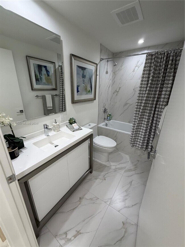 Building Photo - 2000 Metropica Wy