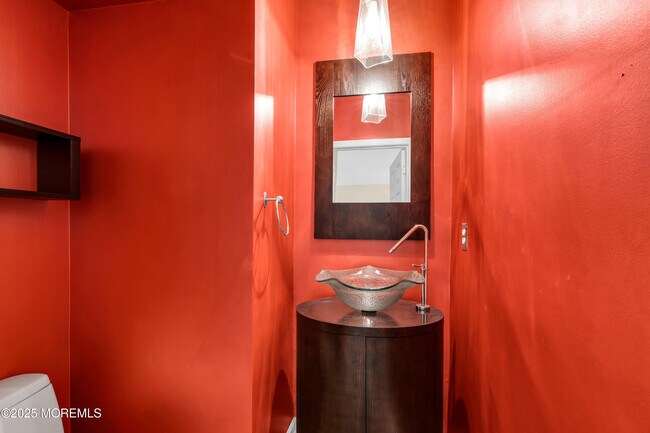 Building Photo - 12 Coral Place