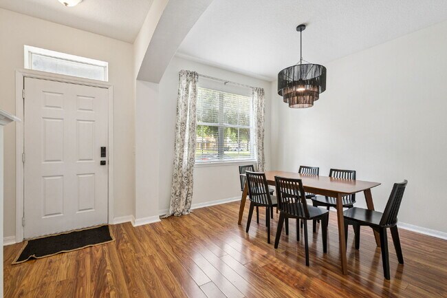 Building Photo - 13252 Silver Strand Falls Dr