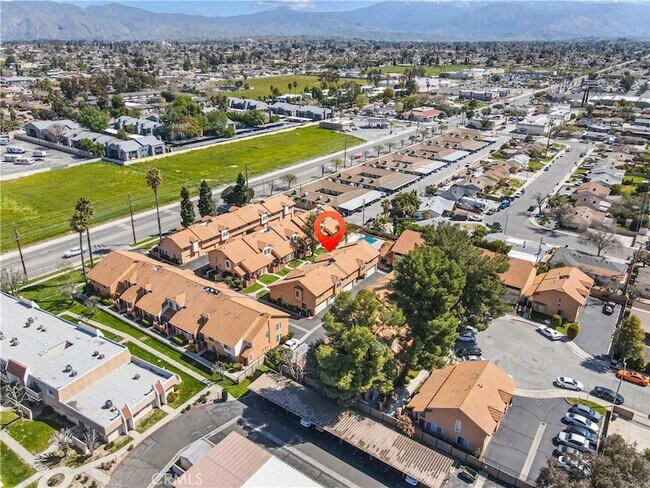 Building Photo - 1113 Turquoise St