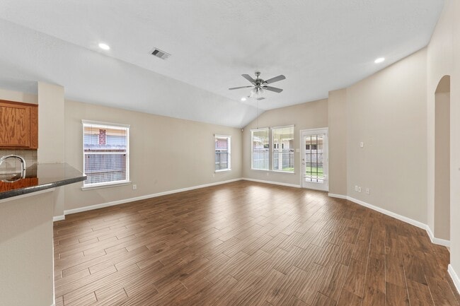 Building Photo - 731 Pickett Hill Ln