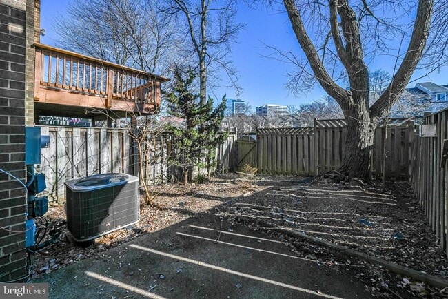 Building Photo - 1727 Cy Ct