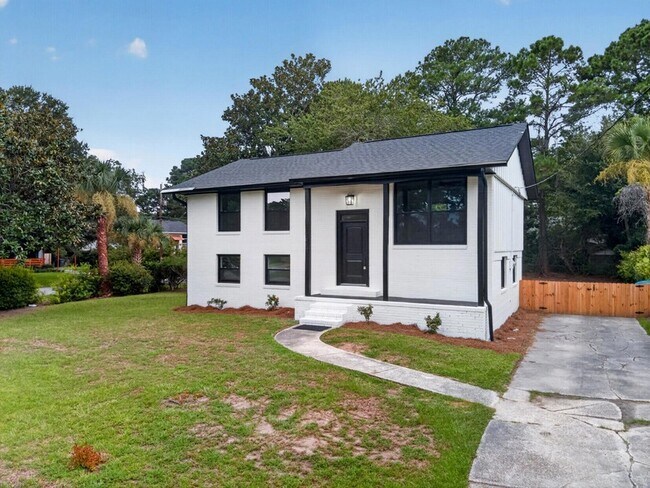 Building Photo - 1411 Westway Dr