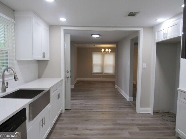 Building Photo - 112 Judy Ave