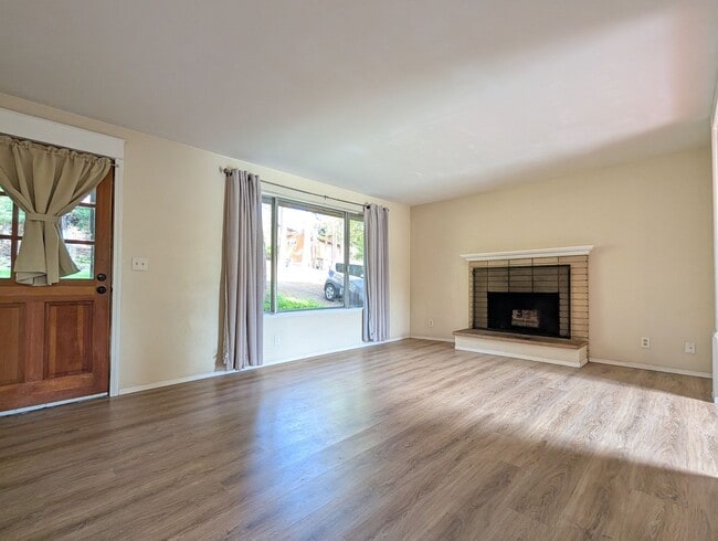 Building Photo - Ranch Style 3-Bedroom, 2-Bath Home In South Eugene!